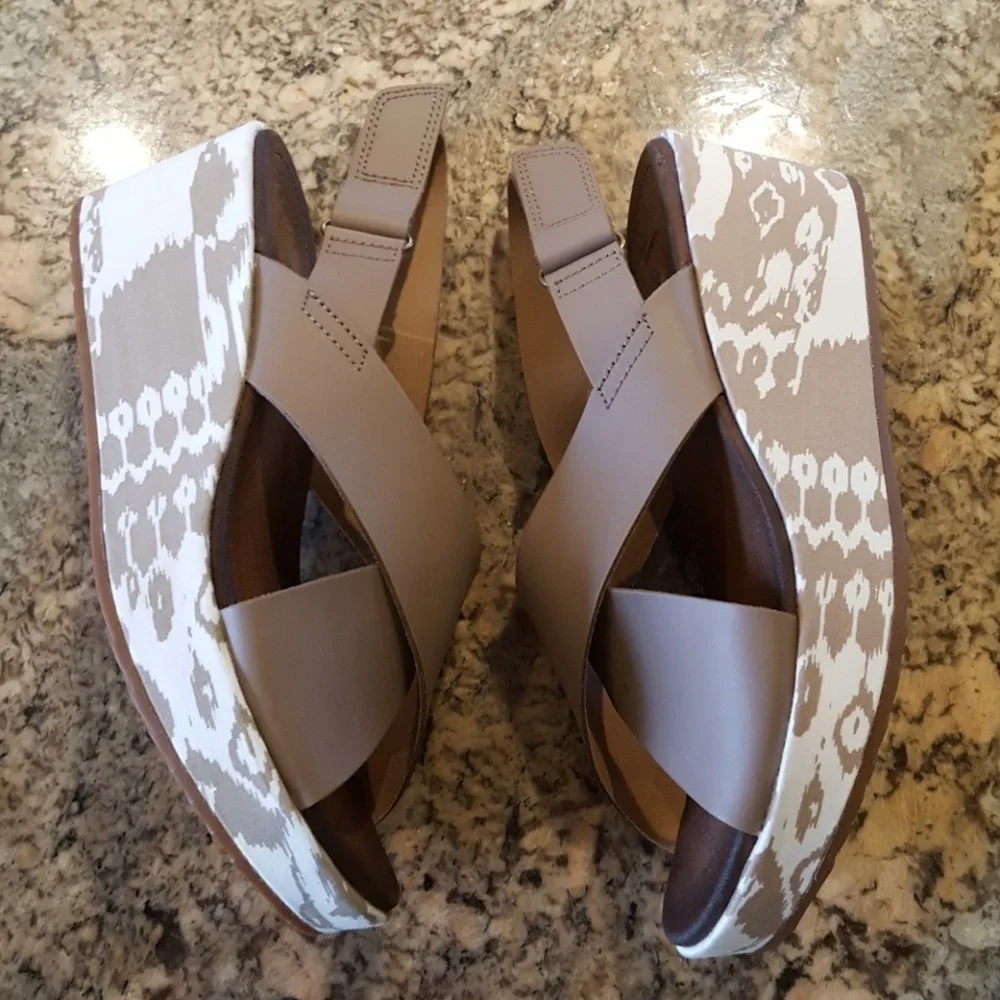 NWOT💕CLARKS* Platforms